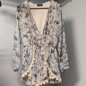 ASTR Long Sleeve Floral Romper